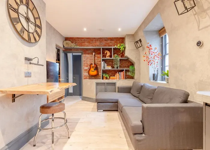 Newly-Refurbished Loft-Style Flat Farringdon!