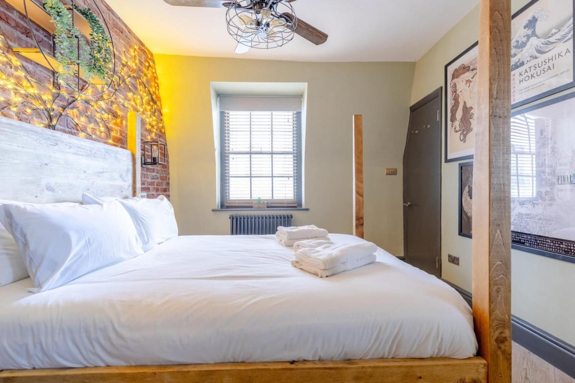 Newly-refurbished Loft-style Flat Farringdon! London